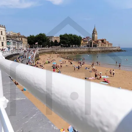 アパート La Muralla - *